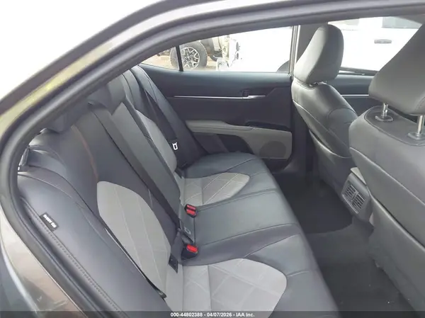 4T1B11HK5JU507578 2018 TOYOTA CAMRY - Image 8