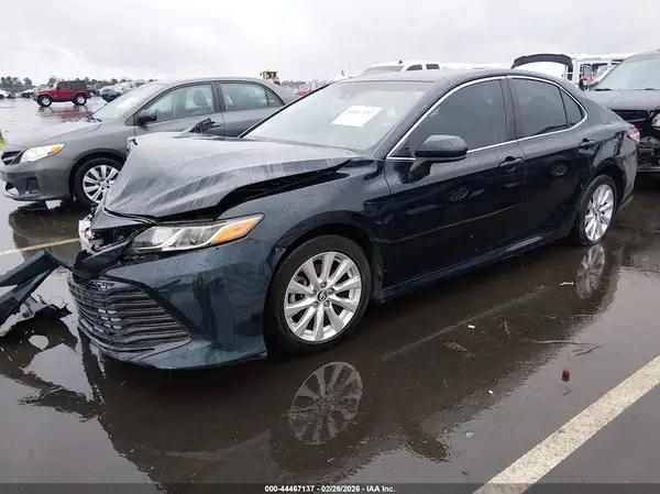 4T1B11HK5JU508634 2018 TOYOTA CAMRY - Image 2