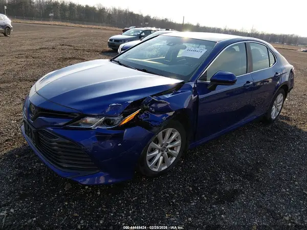 4T1B11HK5JU508746 2018 TOYOTA CAMRY - Image 2