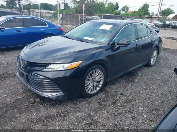 4T1B11HK5JU509508 2018 TOYOTA CAMRY - Image 2