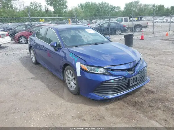 4T1B11HK5JU511890 2018 TOYOTA CAMRY - Image 1