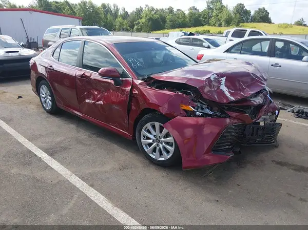 4T1B11HK5JU514790 2018 TOYOTA CAMRY - Image 1