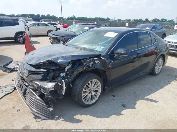 4T1B11HK5JU515695 2018 TOYOTA CAMRY - Image 2