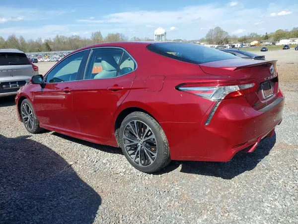 4T1B11HK5JU516040 2018 TOYOTA CAMRY - Image 2