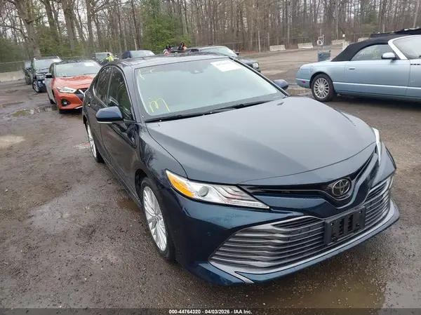 4T1B11HK5JU516801 2018 TOYOTA CAMRY - Image 1