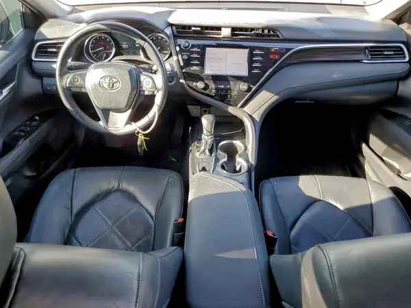 4T1B11HK5JU517947 2018 TOYOTA CAMRY - Image 8