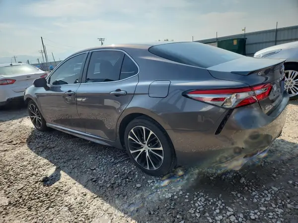 4T1B11HK5JU518550 2018 TOYOTA CAMRY - Image 2