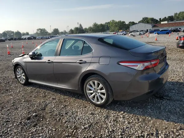 4T1B11HK5JU519049 2018 TOYOTA CAMRY - Image 2