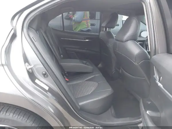 4T1B11HK5JU520024 2018 TOYOTA CAMRY - Image 8