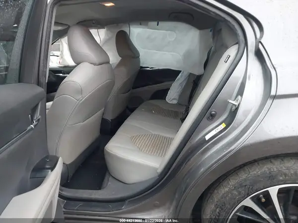 4T1B11HK5JU521156 2018 TOYOTA CAMRY - Image 8