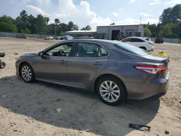 4T1B11HK5JU521190 2018 TOYOTA CAMRY - Image 2