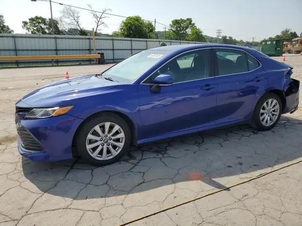 4T1B11HK5JU522890 2018 TOYOTA CAMRY - Image 1