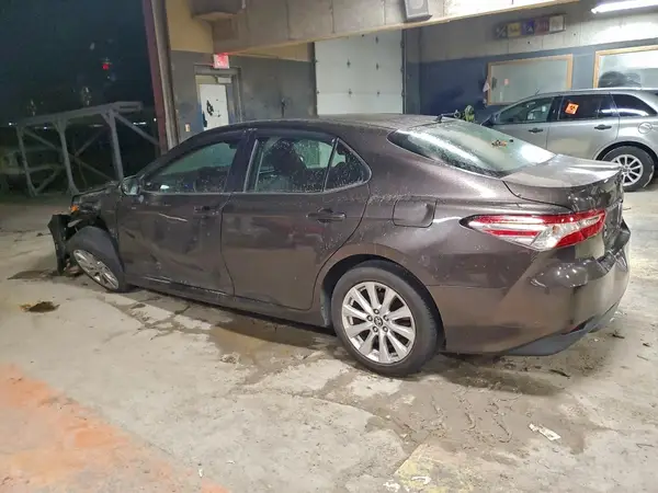 4T1B11HK5JU523103 2018 TOYOTA CAMRY - Image 2