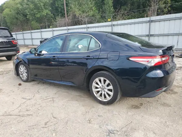4T1B11HK5JU523327 2018 TOYOTA CAMRY - Image 2