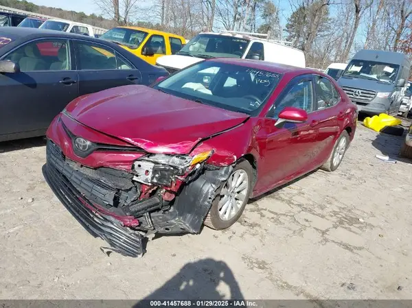 4T1B11HK5JU523358 2018 TOYOTA CAMRY - Image 2