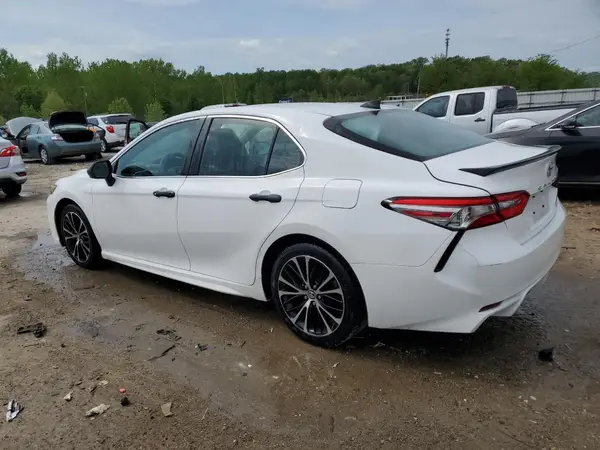 4T1B11HK5JU527183 2018 TOYOTA CAMRY - Image 2
