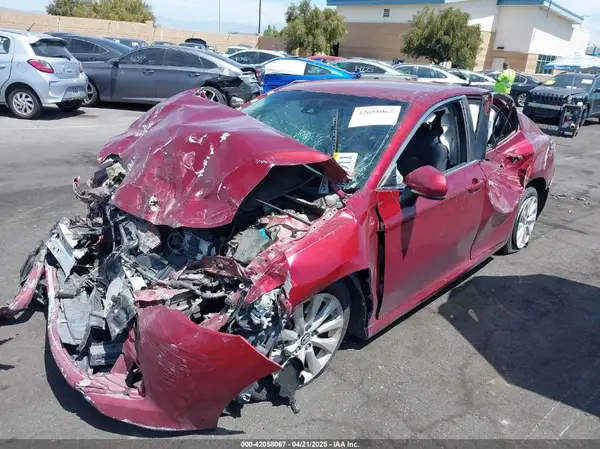 4T1B11HK5JU527586 2018 TOYOTA CAMRY - Image 2