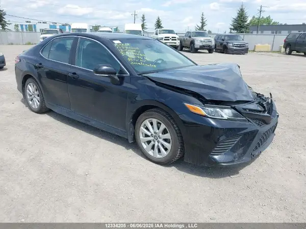 4T1B11HK5JU529483 2018 TOYOTA CAMRY - Image 1