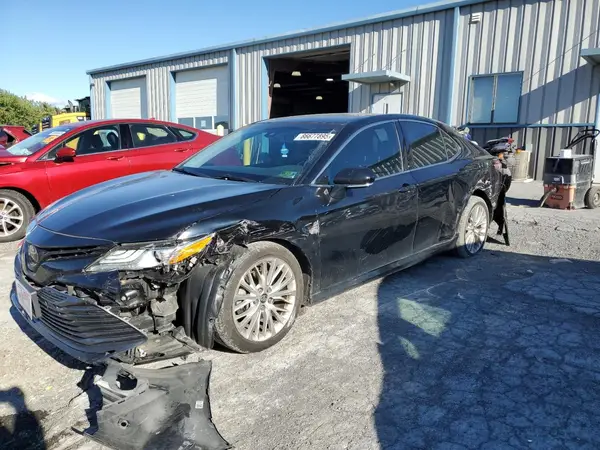 4T1B11HK5JU530326 2018 TOYOTA CAMRY - Image 1