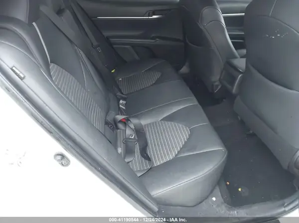 4T1B11HK5JU530651 2018 TOYOTA CAMRY - Image 8