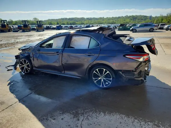 4T1B11HK5JU531699 2018 TOYOTA CAMRY - Image 2