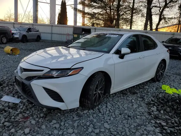 4T1B11HK5JU532500 2018 TOYOTA CAMRY - Image 1