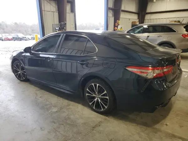 4T1B11HK5JU533405 2018 TOYOTA CAMRY - Image 2