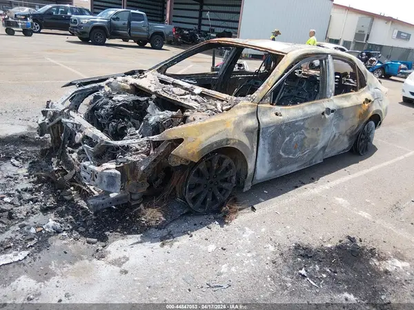 4T1B11HK5JU534263 2018 TOYOTA CAMRY - Image 2