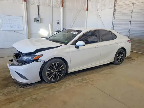4T1B11HK5JU534621 2018 TOYOTA CAMRY - Image 1