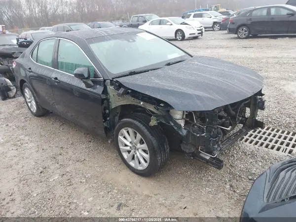 4T1B11HK5JU536238 2018 TOYOTA CAMRY - Image 1