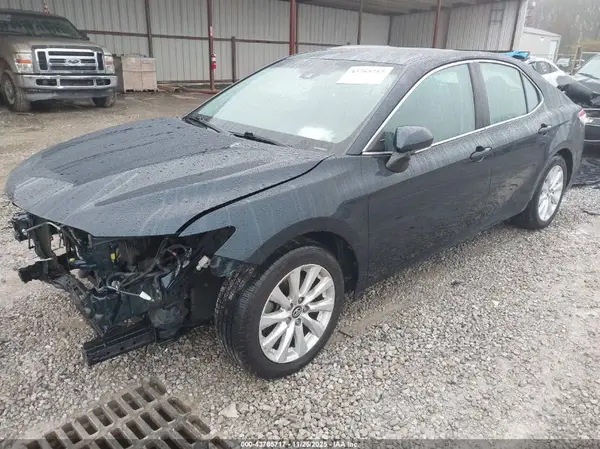 4T1B11HK5JU536238 2018 TOYOTA CAMRY - Image 2
