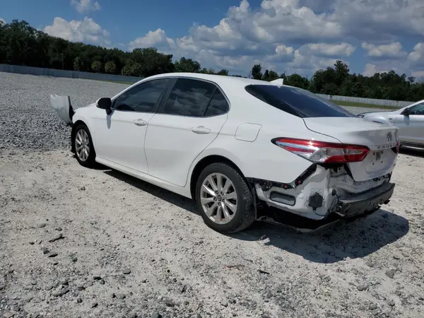 4T1B11HK5JU536840 2018 TOYOTA CAMRY - Image 2