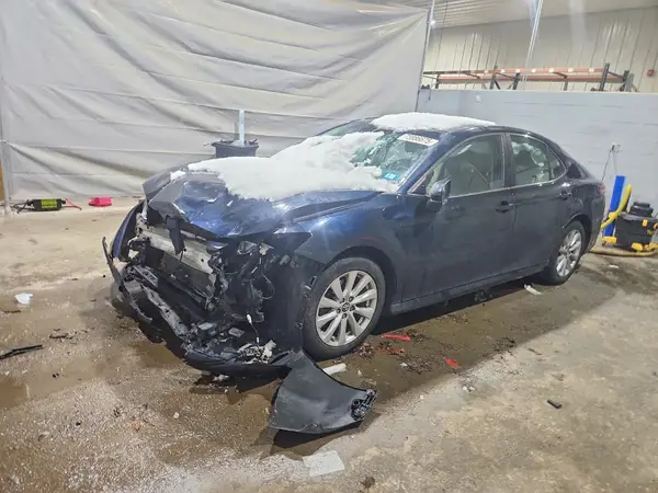 4T1B11HK5JU537258 2018 TOYOTA CAMRY - Image 1