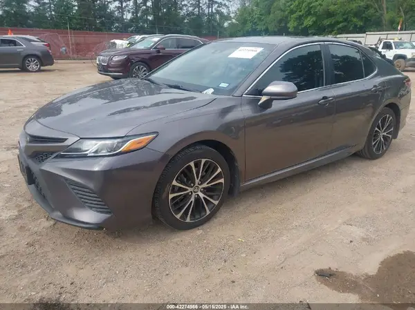 4T1B11HK5JU539057 2018 TOYOTA CAMRY - Image 2
