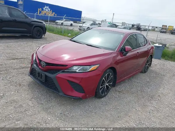 4T1B11HK5JU542427 2018 TOYOTA CAMRY - Image 2