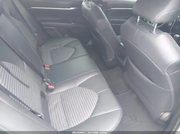 4T1B11HK5JU542637 2018 TOYOTA CAMRY - Image 8