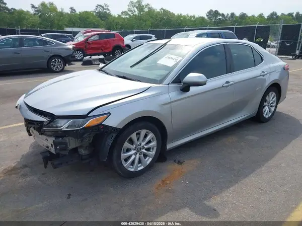 4T1B11HK5JU542816 2018 TOYOTA CAMRY - Image 2