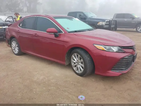 4T1B11HK5JU543108 2018 TOYOTA CAMRY - Image 1