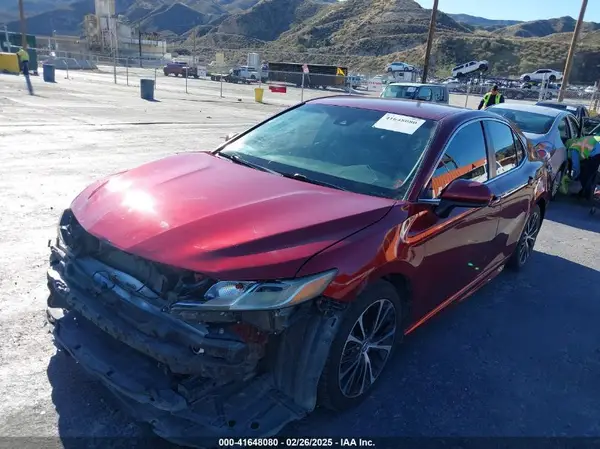 4T1B11HK5JU543500 2018 TOYOTA CAMRY - Image 2