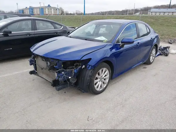 4T1B11HK5JU544033 2018 TOYOTA CAMRY - Image 2