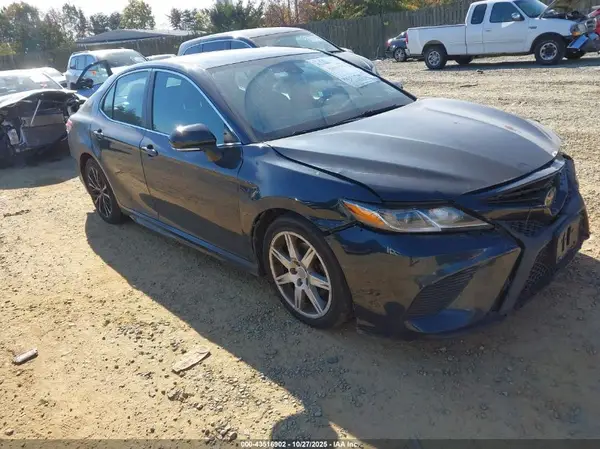 4T1B11HK5JU545750 2018 TOYOTA CAMRY - Image 1