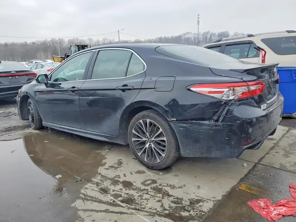 4T1B11HK5JU546221 2018 TOYOTA CAMRY - Image 2