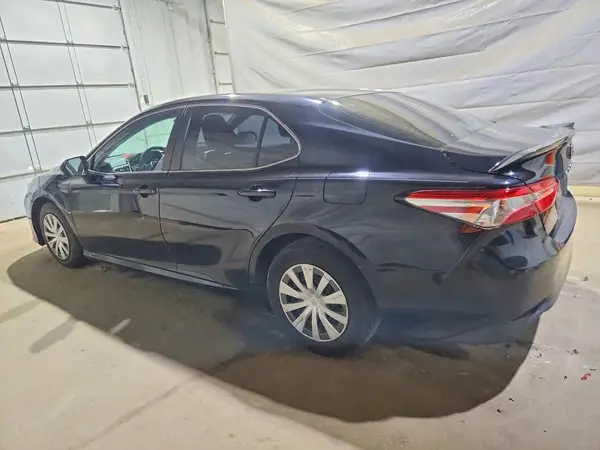 4T1B11HK5JU546378 2018 TOYOTA CAMRY - Image 2