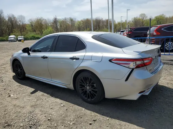 4T1B11HK5JU546736 2018 TOYOTA CAMRY - Image 2