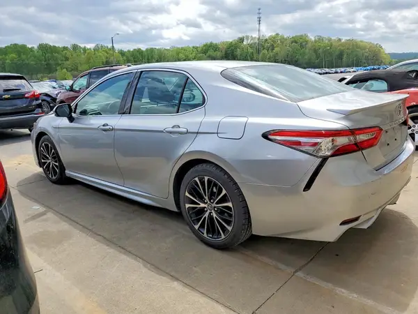 4T1B11HK5JU549006 2018 TOYOTA CAMRY - Image 2