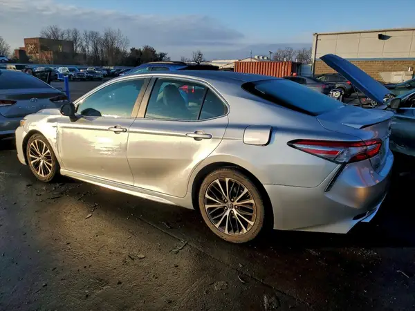 4T1B11HK5JU550396 2018 TOYOTA CAMRY - Image 2