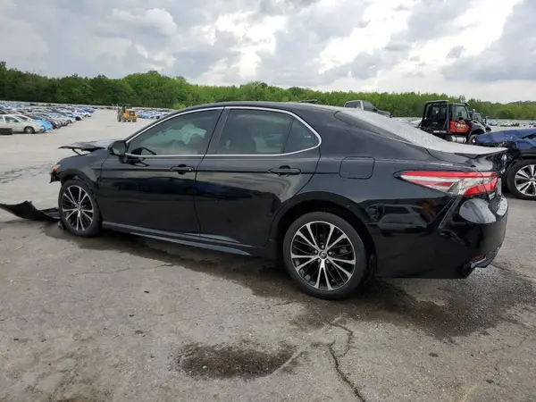 4T1B11HK5JU550771 2018 TOYOTA CAMRY - Image 2