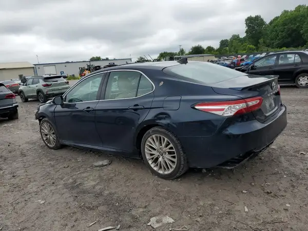 4T1B11HK5JU550916 2018 TOYOTA CAMRY - Image 2