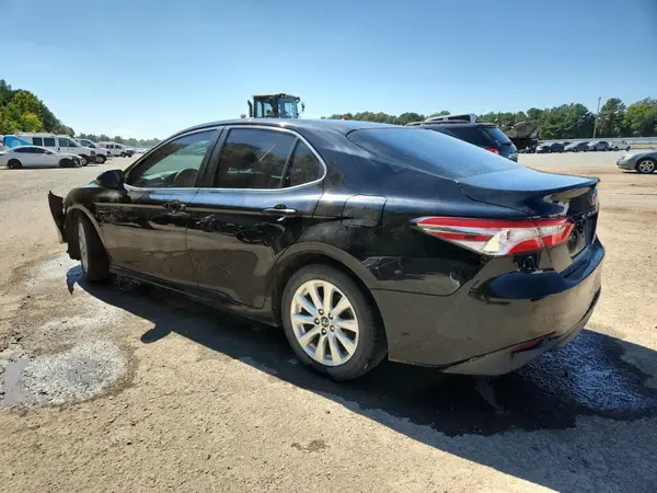 4T1B11HK5JU551175 2018 TOYOTA CAMRY - Image 2