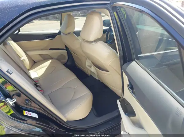4T1B11HK5JU551743 2018 TOYOTA CAMRY - Image 8